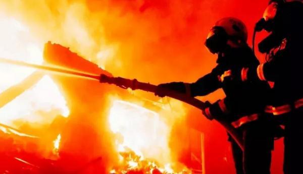 放火罪立案标准及量刑，放火罪量刑标准是什么（男子放火烧自家房子）