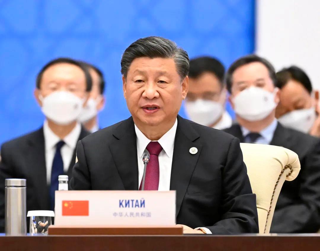 一个白一个本(一个景一个页是什么字)