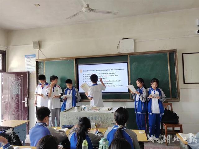 两学一做四个讲清楚指的是什么，四个学两个一（“四学一测”激发学生学习能力）