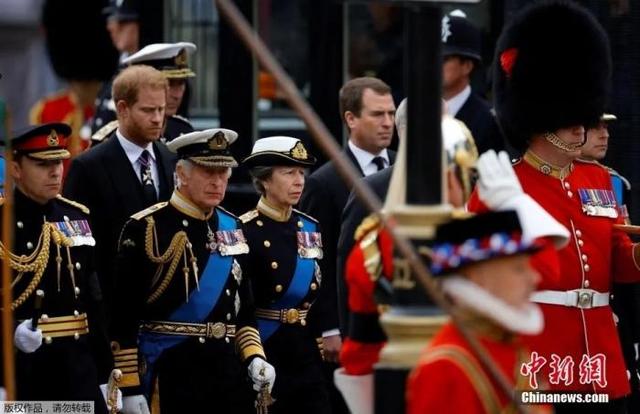 英国女王伊丽莎白，伊丽莎白为什么当上英国女王（英国女王伊丽莎白二世葬礼举行）