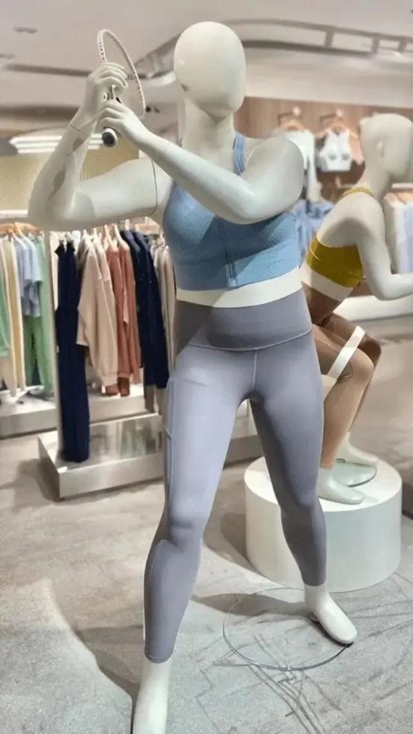 四s店是什么意思，四s店是干嘛的（沪一女装店启用“大码模特”）