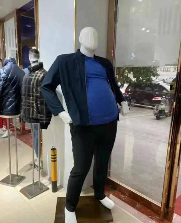 四s店是什么意思，四s店是干嘛的（沪一女装店启用“大码模特”）