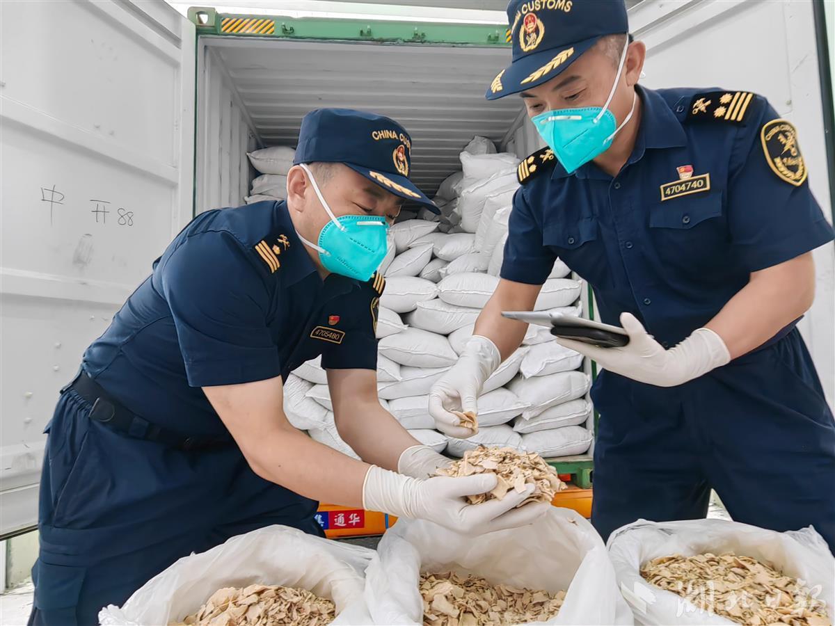 武汉进口零食(进口零食现在还安全么)