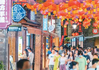 南塘老街在哪里，南塘老街在哪里有什么好吃的（宁波南塘老街变身时尚新地标）