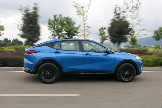 上海通用别克怎么样，上海通用别克gl8豪华商务车怎么样（年轻该有的样子 试驾别克昂扬）