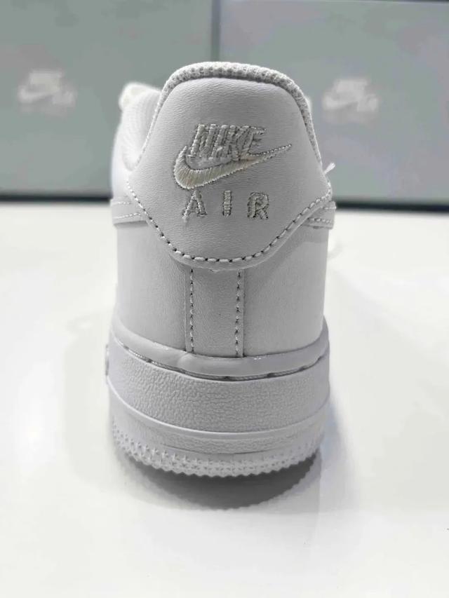 空军一号耐克鉴别教程，耐克空军一号怎么辨别真假（超多版本到底怎么选）