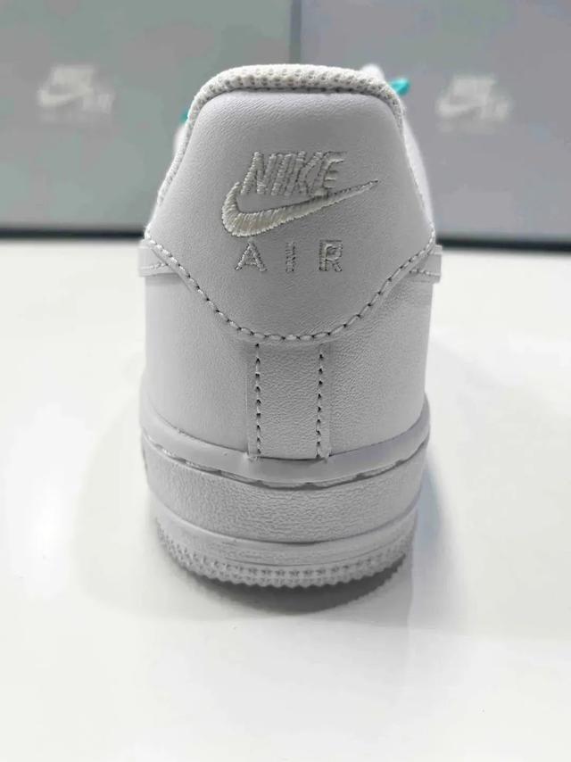 空军一号耐克鉴别教程，耐克空军一号怎么辨别真假（超多版本到底怎么选）