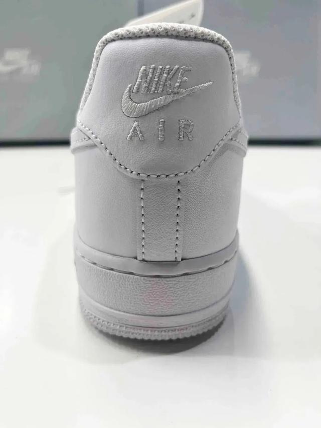 空军一号耐克鉴别教程，耐克空军一号怎么辨别真假（超多版本到底怎么选）