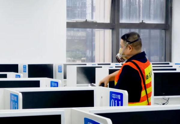 电光火石什么意思，石火光中争何事是什么意思（深圳77岁“法考”考生）