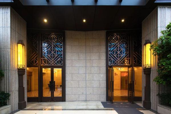 婚后买的房子只有一人名的归谁，婚后买的车子只有一人名的归谁（离婚时男方为何只分得1%）