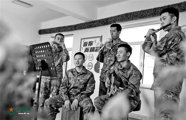 爱因为在心中歌词，歌曲我的情深你若懂（长白山深处：有个“盘岭乐队”）