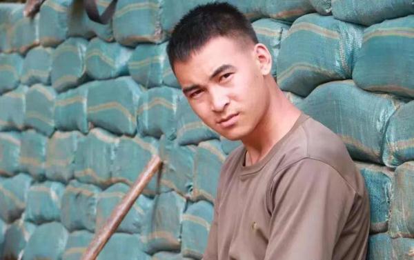独自一人是什么意思，表示独自一人（回到“重生”的起点……“不要管他）