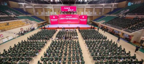 独自一人是什么意思，表示独自一人（回到“重生”的起点……“不要管他）