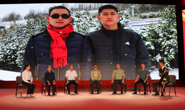 独自一人是什么意思，表示独自一人（回到“重生”的起点……“不要管他）