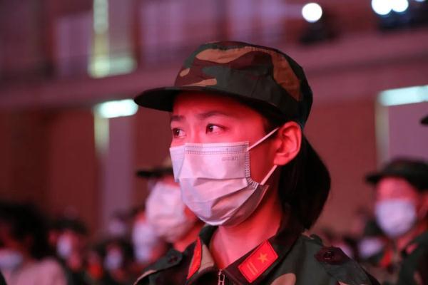 独自一人是什么意思，表示独自一人（回到“重生”的起点……“不要管他）