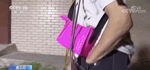 坚持的事例，坚持的事例现代（这对“父女”携手走了16年）