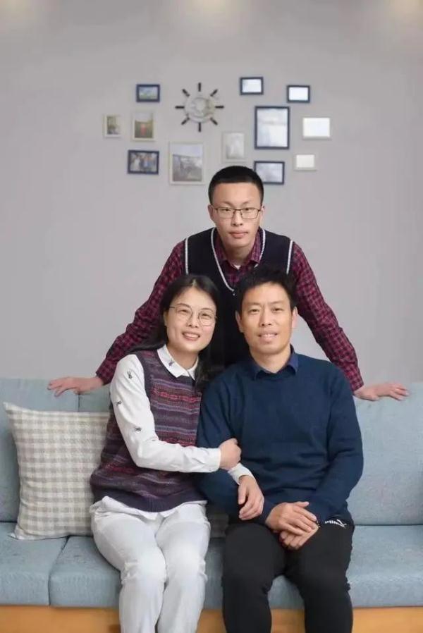 忐忑的近义词，斥责的近义词语（现在压力给到爸爸这边……）