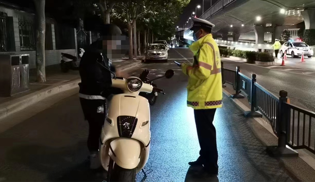 饮酒驾驶的标准是多少，饮酒驾车的标准是什么（饮酒后驾摩托车？一样酒驾处理）