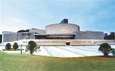 被誉为瓷都的景德镇位于哪个省，瓷都景德镇位于哪个省（瓷都赏瓷 玲珑万致）