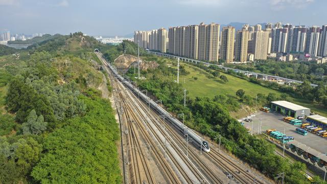 深汕高速地铁最新消息，双地铁年内通车、2025湾区主要城市1小时通达