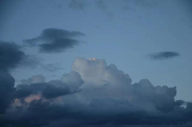 我们风里雨里好不容易在一起歌名，我们风里雨里好不容易在一起歌名歌词是什么意思（城市游牧人——我是祖先的后代）