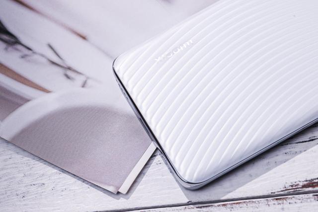 我想知道双镜头什么意思简单点，照相机双镜头什么意思（3200万像素前置双摄让自拍更美）