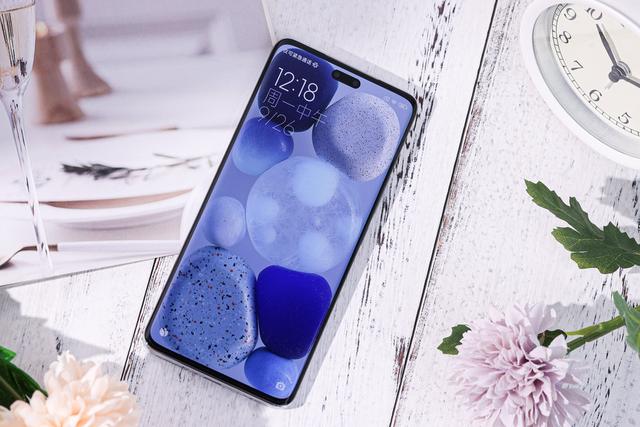 我想知道双镜头什么意思简单点，照相机双镜头什么意思（3200万像素前置双摄让自拍更美）