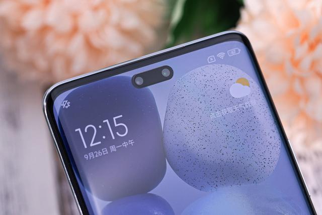 我想知道双镜头什么意思简单点，照相机双镜头什么意思（3200万像素前置双摄让自拍更美）