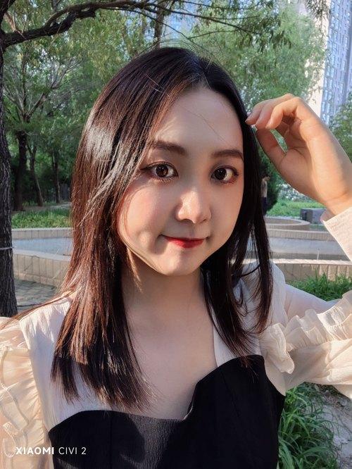 我想知道双镜头什么意思简单点，照相机双镜头什么意思（3200万像素前置双摄让自拍更美）