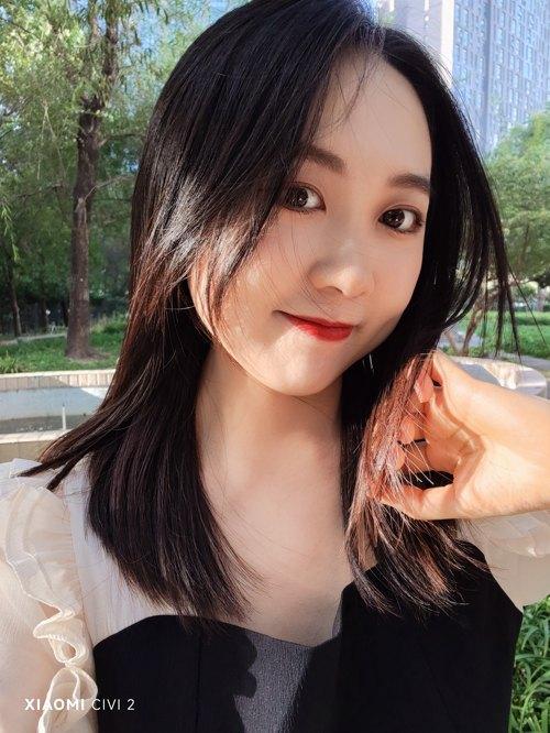 我想知道双镜头什么意思简单点，照相机双镜头什么意思（3200万像素前置双摄让自拍更美）