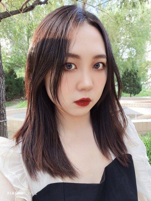 我想知道双镜头什么意思简单点，照相机双镜头什么意思（3200万像素前置双摄让自拍更美）