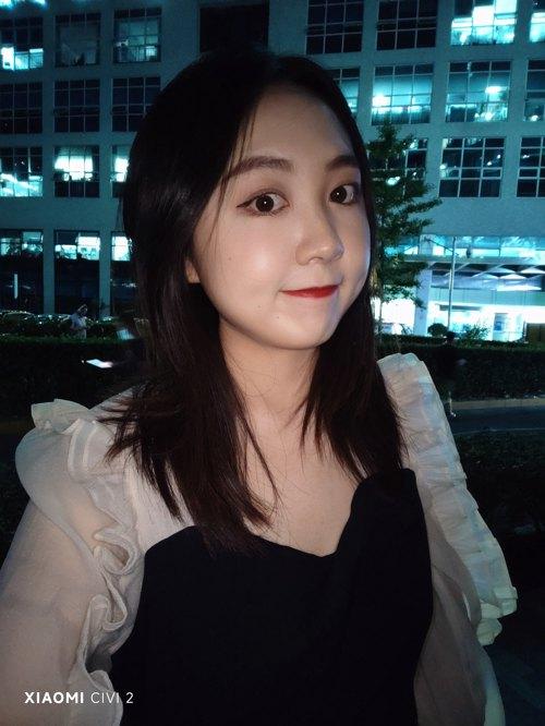 我想知道双镜头什么意思简单点，照相机双镜头什么意思（3200万像素前置双摄让自拍更美）