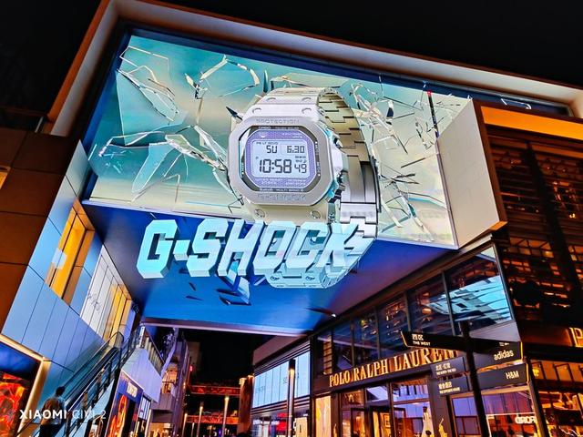 我想知道双镜头什么意思简单点，照相机双镜头什么意思（3200万像素前置双摄让自拍更美）