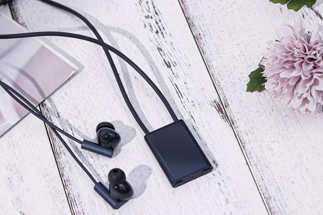 我想知道双镜头什么意思简单点，照相机双镜头什么意思（3200万像素前置双摄让自拍更美）