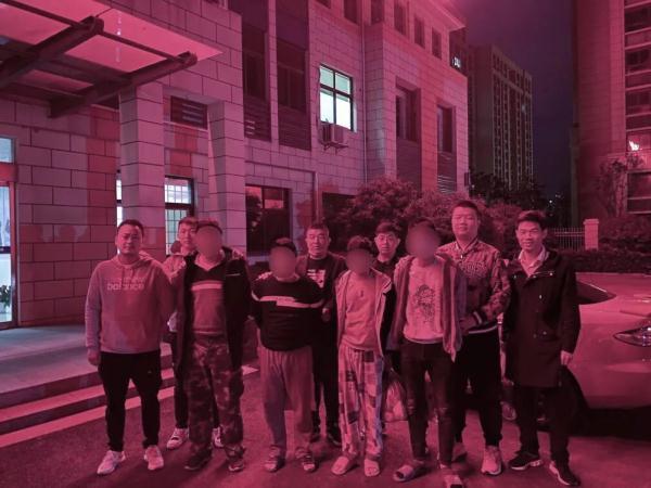 微信怎么关闭性别，微信运动怎么关闭了还显示运动（江苏连云港警方打掉一特大“荐股引流”犯罪团伙）