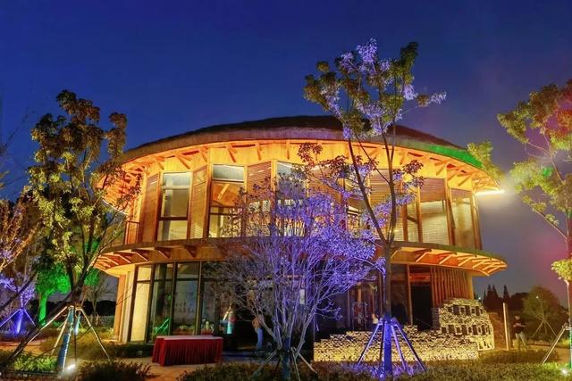 什么叫糖梨花，梨花的花朵是什么样的（“总部村落+自然学堂”）