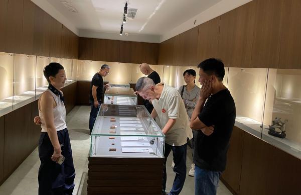 手机设置显示本机号码未知，为什么手机本机号码显示未知（重新发现“画中隐者”陈曙亭）