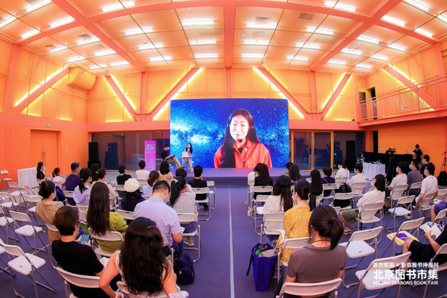 爱一点歌词，十首超甜表白情歌（一首好诗就是一个小宇宙）