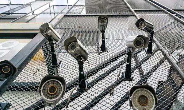 广州市司法职业学校录取分数线，广东司法警官职业学院2020年各专业录取分数线是多少（男子在家门口安装8个摄像头）