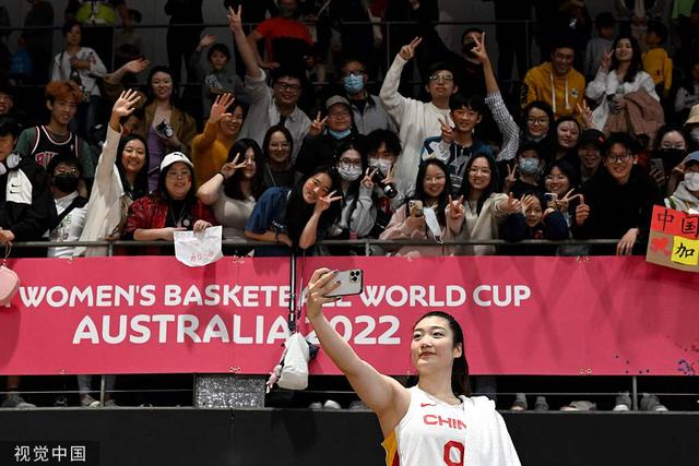 微笑再美再甜不是你的都不特别，微笑再美再甜不是你的都不特别是什么歌的歌词（世界以痛吻我，我却报之以歌）