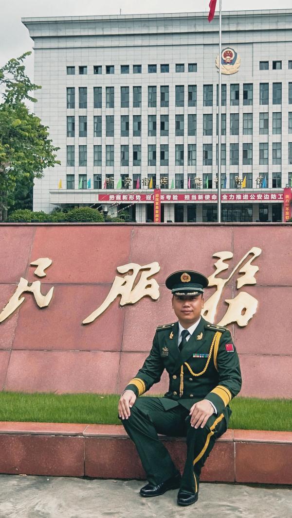 口加个关子叫什么，卖关子的关子是什么意思（把佩枪交给了他……）