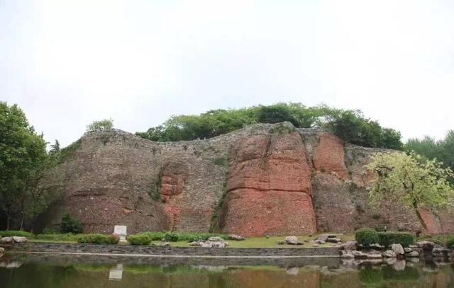 南京景点分布图，南京旅游景点地点全览图（南京城墙这几条精品旅游线路你必须知道）