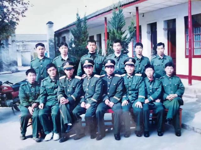 火车上无座的位置在哪，火车无座在哪站着（47岁的“铁牛”警察程凯）