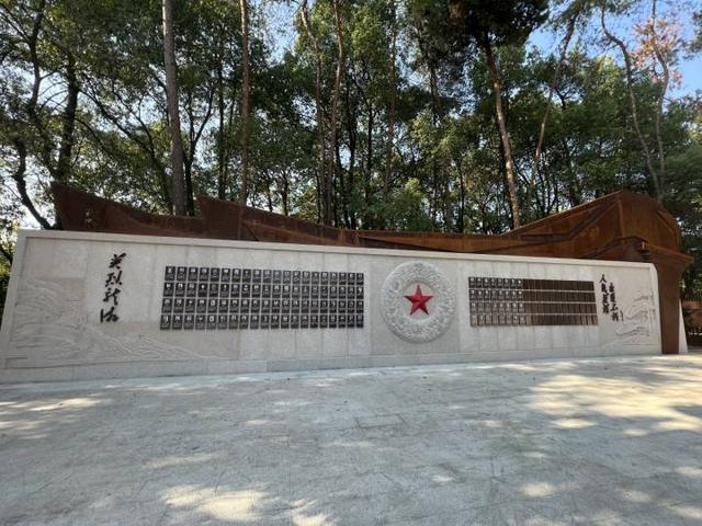 浙江革命烈士纪念馆，浙江革命烈士纪念馆位于哪里（浙江各地开展烈士纪念日系列活动）