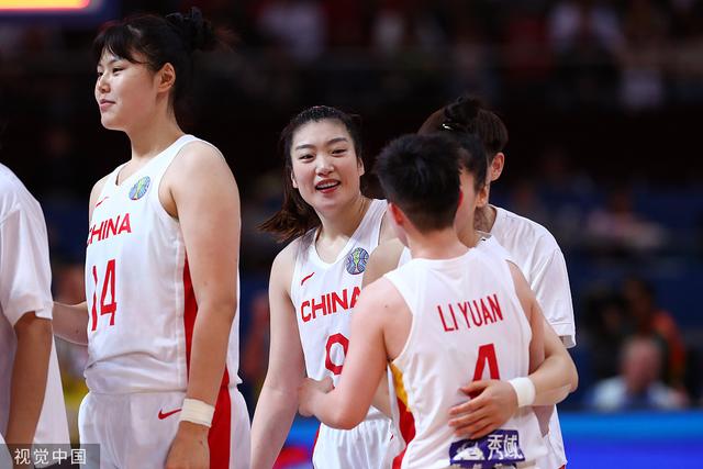 微笑再美再甜不是你的都不特别，微笑再美再甜不是你的都不特别是什么歌的歌词（世界以痛吻我，我却报之以歌）