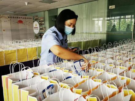 来临之际的意思，来临之际是什么意思（白云区长腰岭村手作糕点送长者）