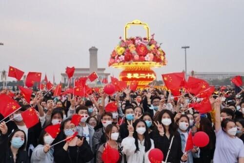 北京天安门在哪个区，天安门属哪个区（这是今早的天安门广场）