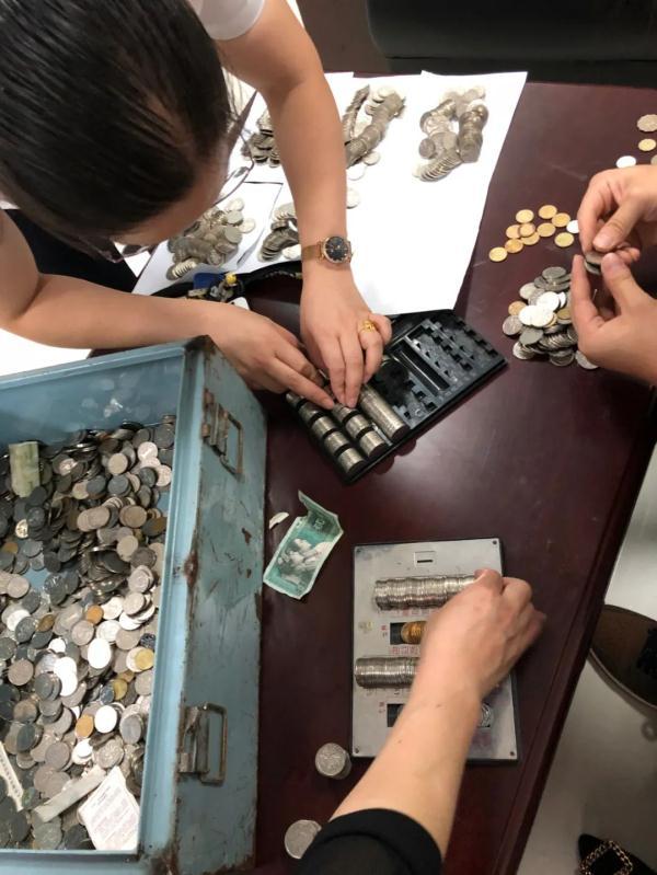 10公斤等于多少斤，10kg等于多少斤（这个大学生的生锈铁皮柜）