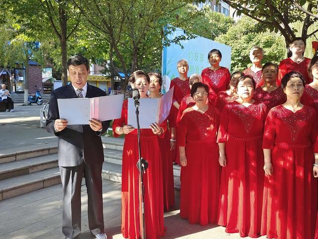 四个伟大是指什么，四个伟大是什么（喜迎二十大——经开区白桦林居社区迎国庆文艺汇演）