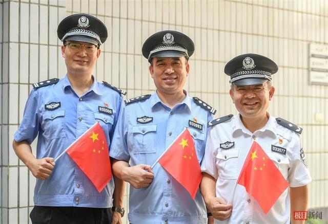 祝祖国繁荣昌盛，祝福祖国繁荣昌盛的简短句子（英雄城新英雄丨一所三英模）